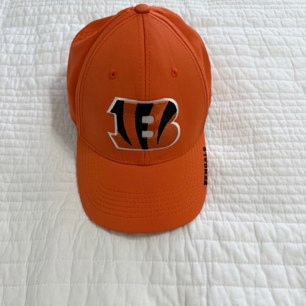 Cincinnati Bengals Orange NFL Fitted Hat | Size M–L | Embroidered